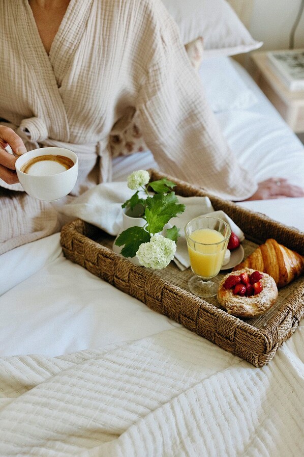 Start the morning with breakfast in bed 