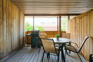 Furnished Patio with BBQ Grill