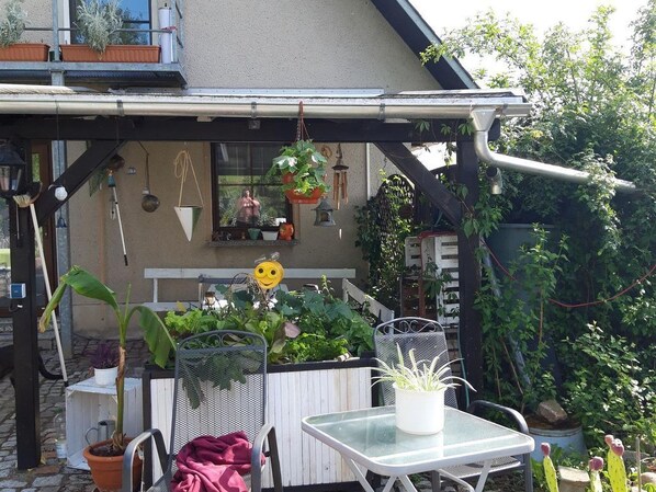 屋外ダイニングエリア