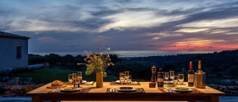 Outdoor dining