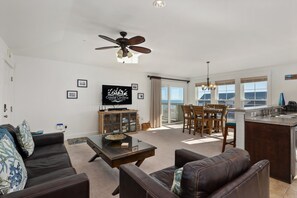 SEV405: The Sand Dollar | Living Area