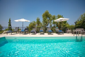 Poolside paradise%3A Enjoy sun%2Dsoaked days in your private oasis