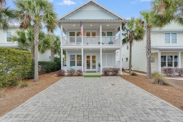 4 Bedroom home with all the comforts!