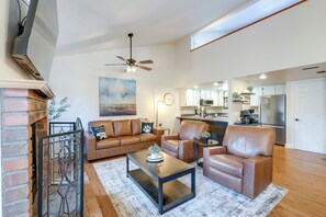 Living Room | Queen Sleeper Sofa | 1st Floor | Portable A/C Units | Central Heat