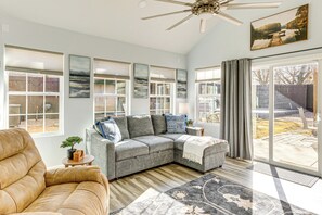 Enclosed Sunroom | Twin Sleeper Sofa | Smart TV