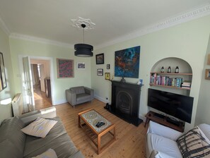 Living Room - with virgin TV, and high speed internet 