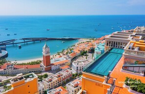 Rooftop pool