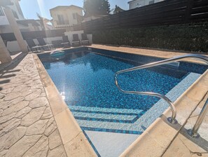 Private pool