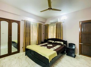 Master Bed 1