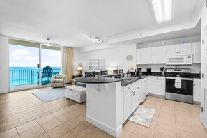 Full kitchen