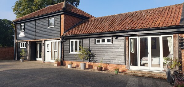 Main view of the Granary