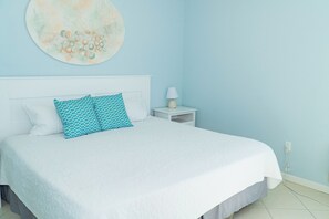 301 Lovers Key Beach Club bedroom