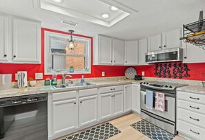 All modern appliances to make meal preparation a breeze.