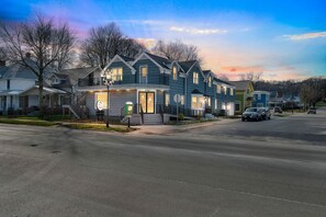 Neighborhood, Transportation, City, Road, Street