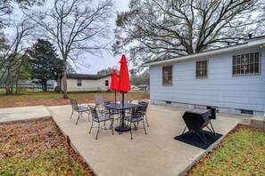 Patio | Charcoal Grill