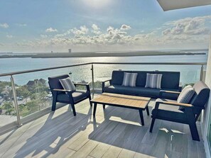 Penthouse 1 of 2 has both lagoon and ocean views
