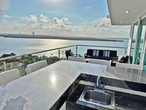 Penthouse 1 of 2 has both lagoon and ocean views