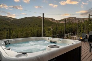 7 Person Hot Tub