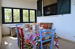 屋外ダイニングエリア