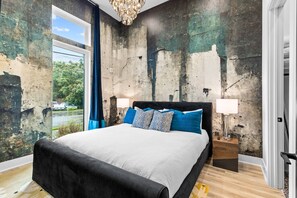 King Bedroom with ensuite bathroom