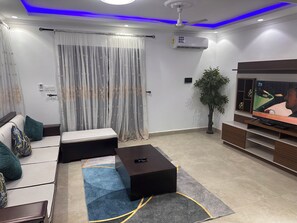 Living room equipped with WiFi, DSTV ..