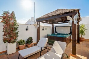 Bain à remous extérieur