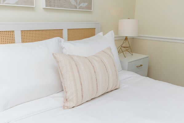 Bedroom 3 w/Queen Bed & TV Streaming