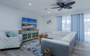 Spacious living room
