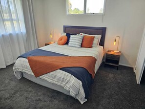 Master King Bed