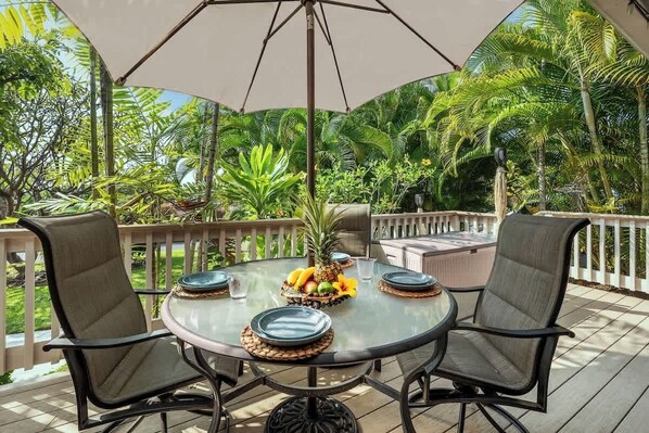 Outdoor dining