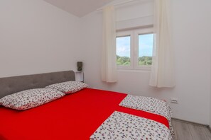 Schlafzimmer 1
