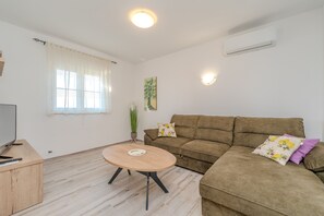 Wohnzimmer 2