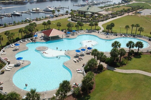 Access to this Huge Pool 3 Minutes from Condo Plus Neighborhood Pool. Steps from Condo Free Shuttle in Season