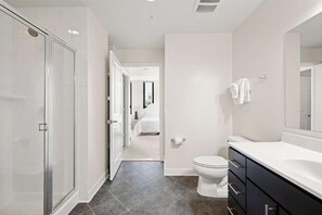 South Arlington Arlington 2 Bedroom Bathroom