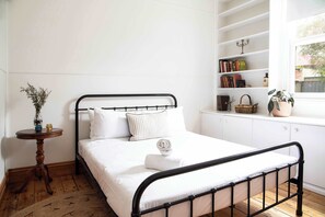 Bedroom 3 - queen size bed and workspace