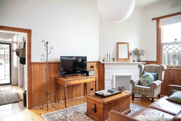 Lounge room with flat screen TV