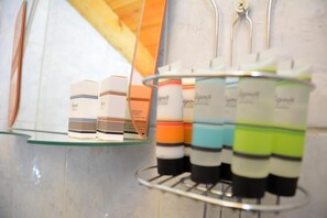Bathroom amenities