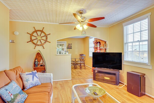 Panama City Vacation Rental | 2BR | 2BA | 950 Sq Ft | Stairs Required