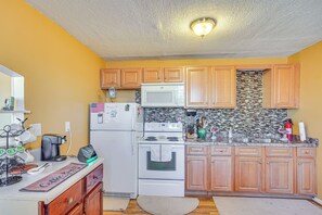 Kitchen | Cooking Basics | Single-Story Home
