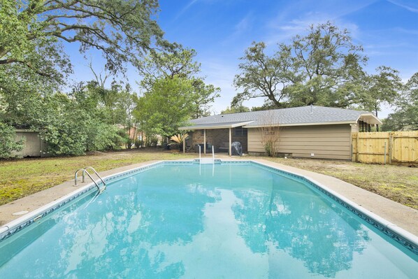Large yard and refreshing pool
