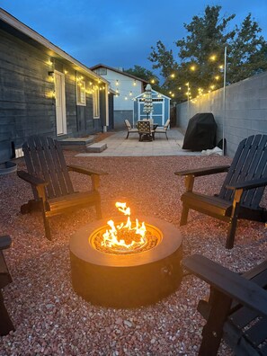 Outdoor propane fire pit, grill & dining table