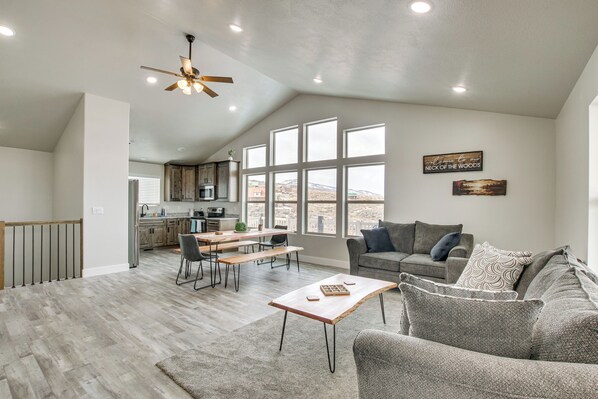 Garden City Vacation Rental | 5BR | 3BA | 2,500 Sq Ft | 4 Steps to Enter
