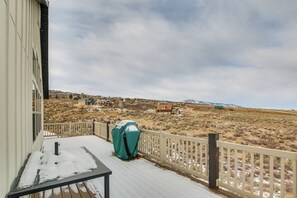 Wraparound Porch | Gas Grill | Lake & Mountain Views