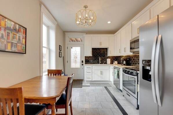 St. Louis Vacation Rental | 1BR | 1BA | 780 Sq Ft | 1 Step Required to Enter