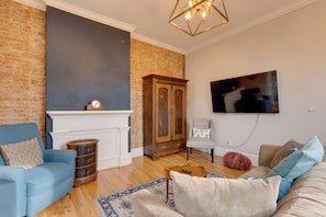 Living Room | Smart TV