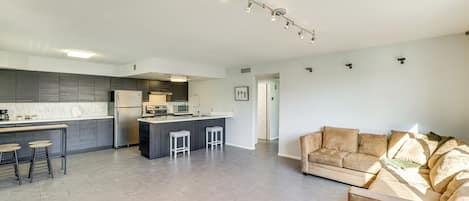 Scottsdale Vacation Rental | 2BR | 1BA | 936 Sq Ft | Stairs Required to Enter