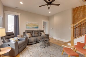 Living Room | 1st Floor | Central A/C & Heating | Free WiFi | Smart TV