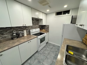 Kitchen Stove and Oven