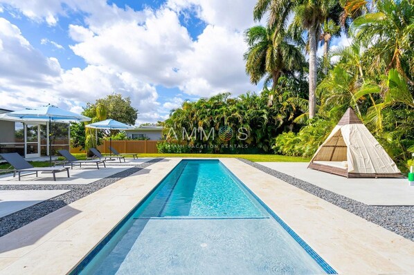 Biscayne River Home: Pool & Pickleball Fun (7812)