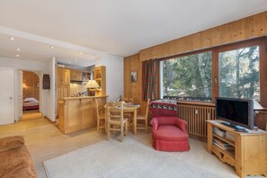 Living and dining room